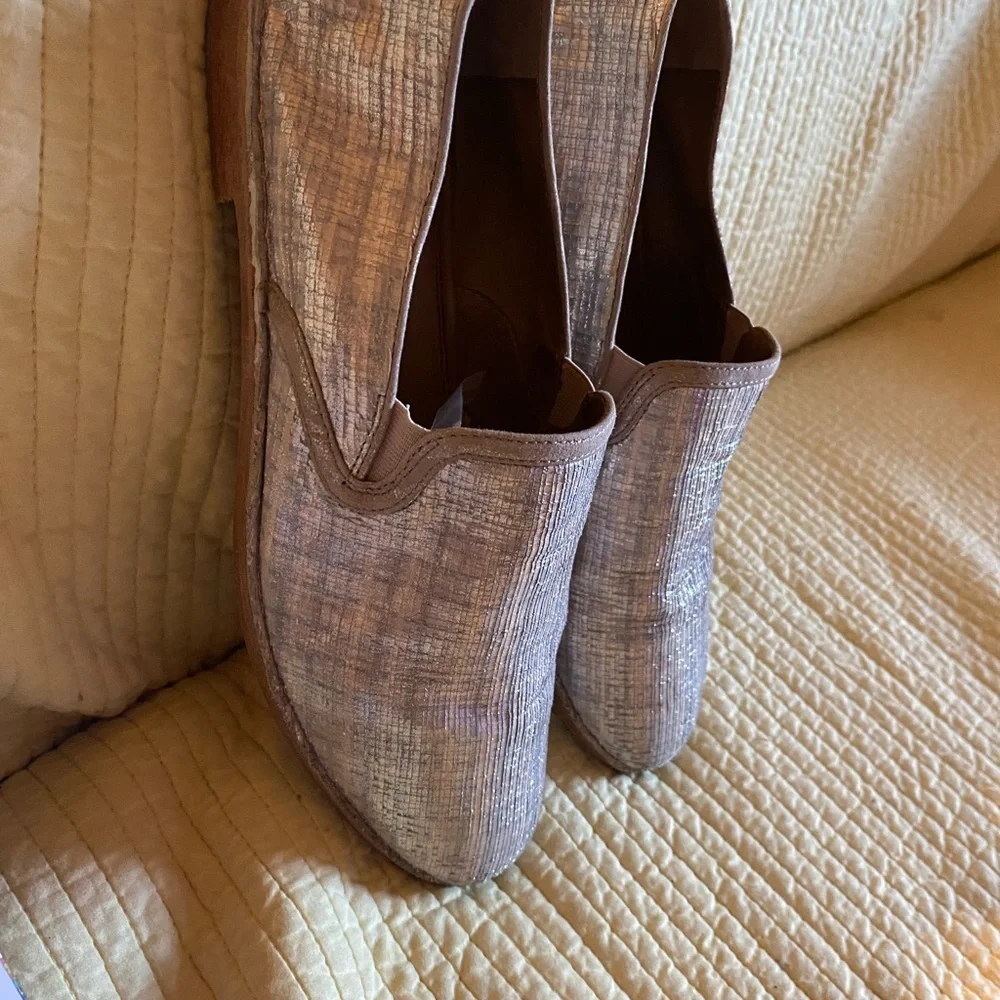 Trask Womens loafers size 11 worn once for fashion show